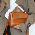 Sac bandoulière femme en cuir véritable – Format compact